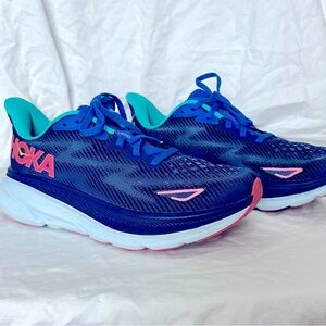 Hoka Clifton 9 size 6